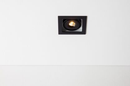 Lampa wpuszczana Tweet 50.1 mini.LED Labra  4.1160 z ramką LED techniczna kwadrat z ramką ruchoma głowica różne kolory wykończenia