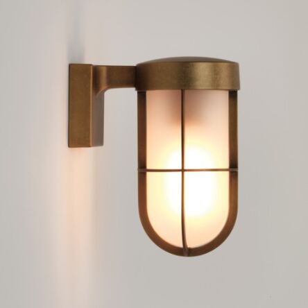 Lampa ścienna Cabin Frosted Wall- Astro 7850 antyczny mosiądz mleczne szkło industrialna IP44