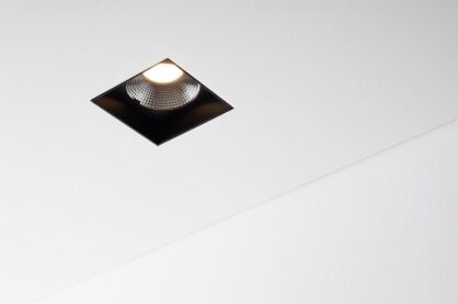 Lampa wpuszczana Solid Lightbox 135.1 WP Labra 4.1093 z aluminium i stali kwadrat techniczna źródło światła LED różne kolory wykończenia