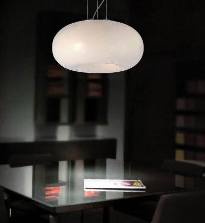 Lampa wisząca Optima AZzardo AD6014-5B AZ0184 Wykonana jest z metalu o chromowanym wykonczeniu i białego szkła subtelna