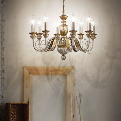 Lampa wisząca Dora SP8 Ideal Lux  020839 korpus wykonany z żywicy z ręcznie modelowanymi metalowymi ramionami dekoracje w kolorze antycznego złota