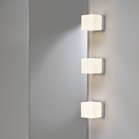 Kinkiet łazienkowy IP44 CUBE ASTRO chrom 0635 kostka mleczny klosz chrom zintegrowany ściemniacz 1140001