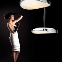 Lampa wisząca Circulo 58 chrom AZzardo MD 5657L AZ0988 CH wykonana jest ze stali w kolorze chromu i szkła