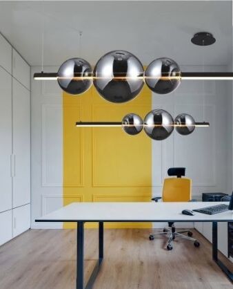 Lampa wisząca SANDRA 3 dimm AZ3352 Poprzeczna listwa lampa jest w stylu nowoczesnym czarna led 120 długości szklane klosze kule